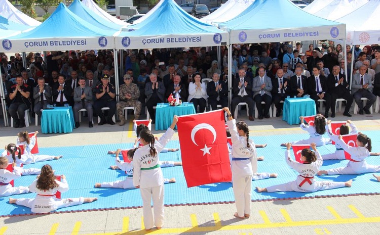 Öğrenciler yetenekleriyle hayran bıraktı