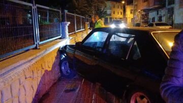 Polisten kaçtı duvara çarptı yakalandı