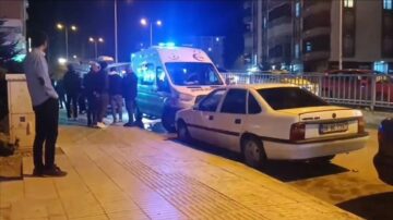 Kahvehanedeki kavgada bıçakla yaralandı