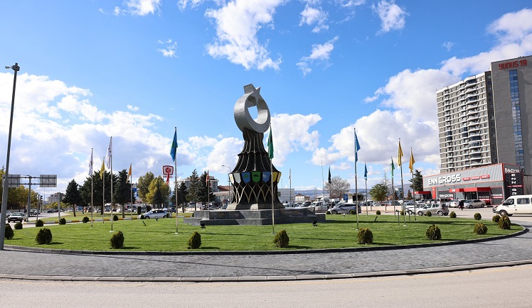 Çorum’da Türk Dünyası Abidesi törenle açıldı