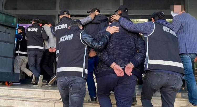 Çorum’da 22 adliye personeline gözaltı!