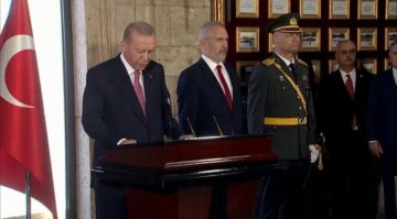 Ahlatcı Erdoğan ile Anıtkabir’de
