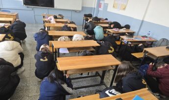 Afetlere karşı okullarda tatbikat yapıldı
