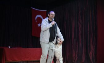 Arıkoğlu köpeği Şeker ile dikkat çekti