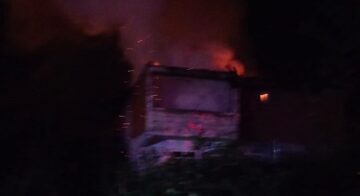 Yangında iki katlı evde hasar oluştu