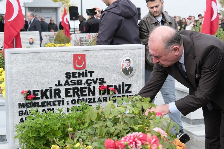 Cumhuriyet Bayramı şehitlik ziyareti yapıldı