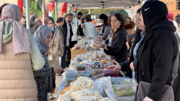 Okullarda Filistin halkı yararına kermes