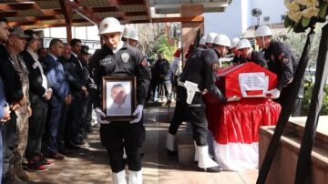 Özel Hareket Polisi gözyaşlarıyla uğurlandı