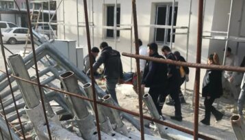 İnşaatta yüksekten düşen işçi yaralandı