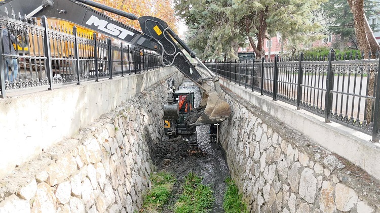 Melikgazi Deresi’nde hummalı çalışma