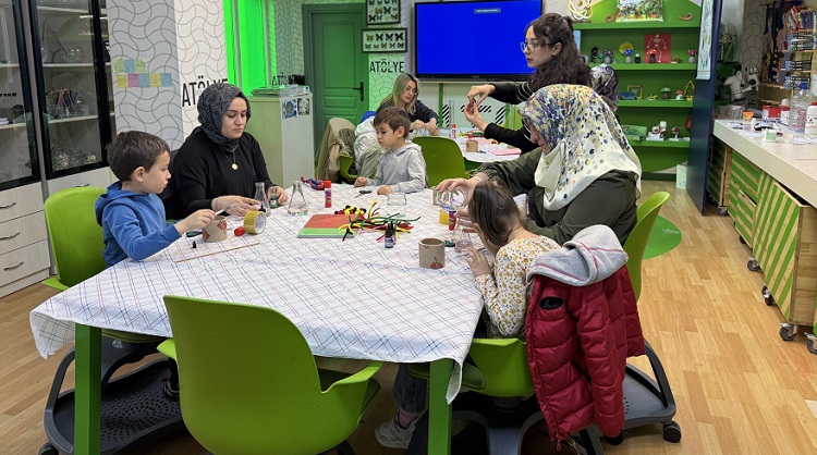Bilim veli çocuk etkinliğine yoğun ilgi