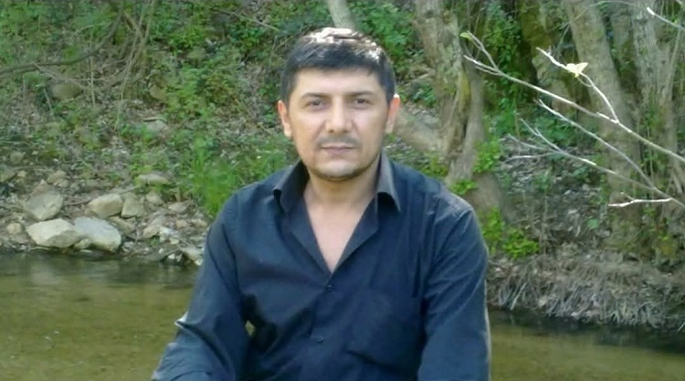 Genç simitçi kalbine yenik düştü