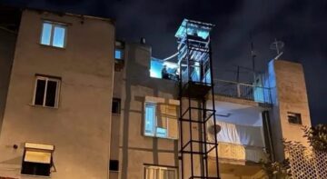 Asansörden düşen kadın hayatını kaybetti
