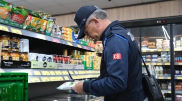 Zabıta ekiplerinden marketlere sıkı denetim