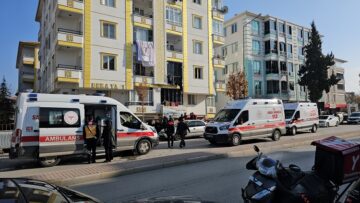 Motosiklet yandı 9 kişi dumandan etkilendi
