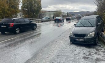 Dolu yağışı kazaya neden oldu: 10 yaralı