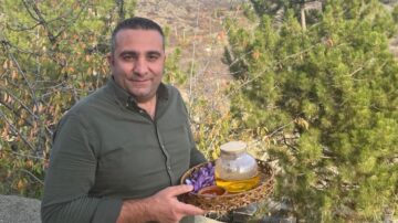 Dünyanın en pahalı baharatını yetiştirdi