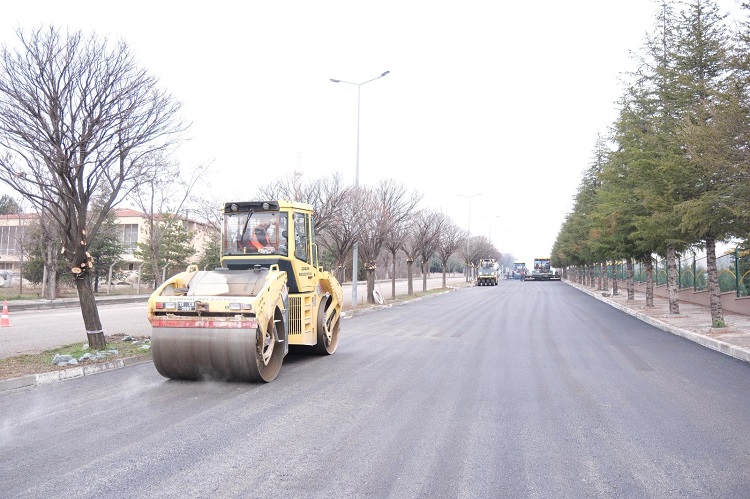 OSB’ye bin 700 ton asfalt döküldü