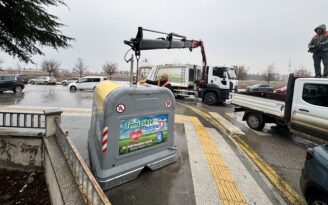 Belediye çöp konteynerlerini değiştiriyor