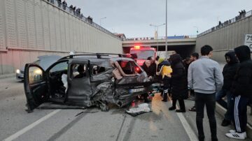 Kazada ağır yaralanan kadın kurtarılamadı