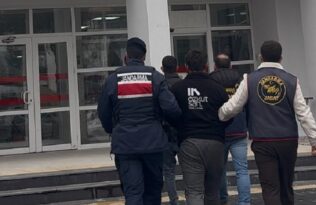 10 evden hırsızlık yapan 2 kişi tutuklandı