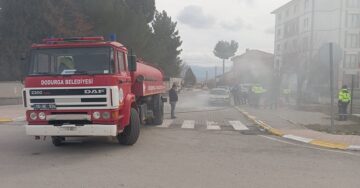 Yangın çıkan otomobilde hasar oluştu