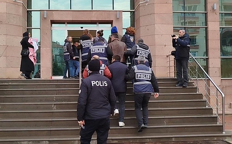 Ziynet eşyası çalanlar suçüstü yakalandı!