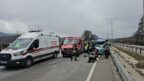 Minibüs tıra arkadan çarptı 3 ağır yaralı