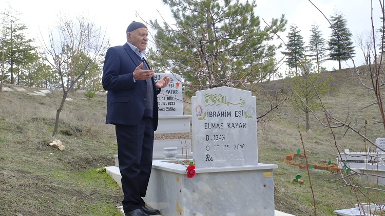 Her 14 Şubat’ta kırmızı gülle gidiyor