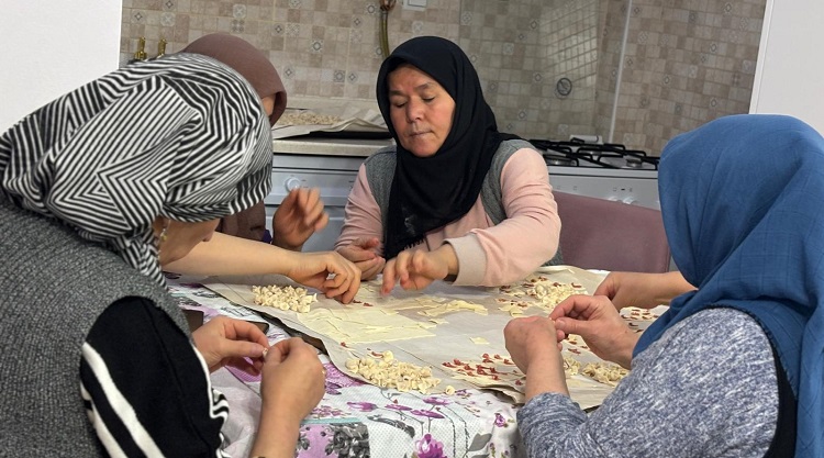 Ramazana imece usulü hazırlanıyorlar