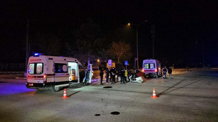 Kazada motosiklet sürücüleri yaralandı