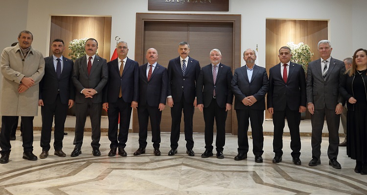 Bakan Çorum’da ziyaretlerde bulundu
