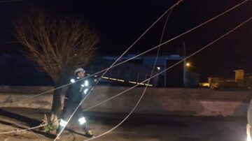 Kamyondaki yükseklik hatları kopardı