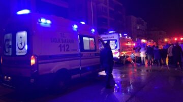 Yangında 4 kişi dumandan etkilendi