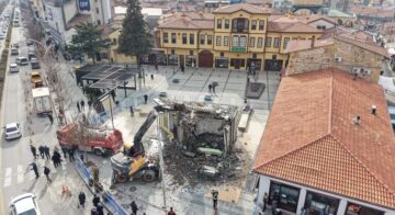 Tarihi Şehir Meydanı projesinde son yıkım