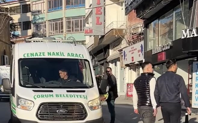 Kaldığı otel odasında ölü bulundu!
