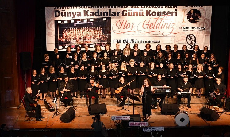 Sahnenin Sultanları türkü rüzgârı estirdi