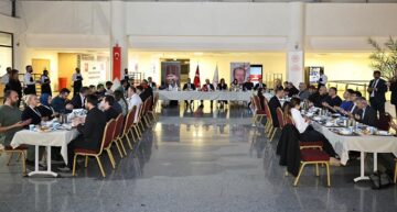 Tıp bayramında hastanede iftar verildi