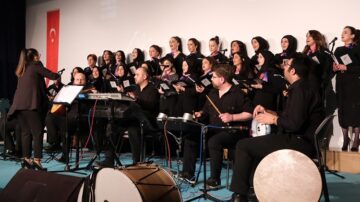 Gönülden Ezgiler Korosu konser verdi