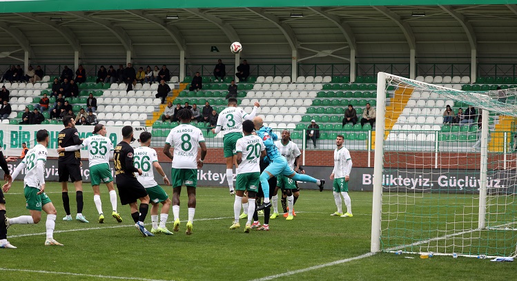 Çorum FK deplasmandan mutlu dönüyor