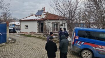 Yalnız yaşadığı evinde ölü bulundu