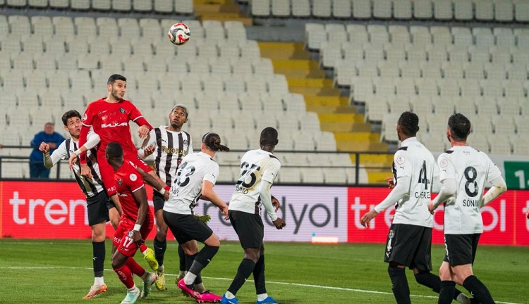 Çorum FK deplasmandan mutlu dönüyor