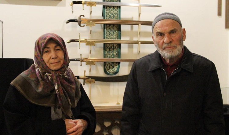 Kadir Gecesi’nde kutsal emanetlere yoğun ilgi