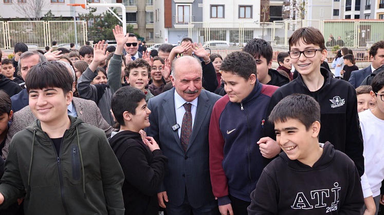 Vali okulları gezdi öğrencileri uyardı