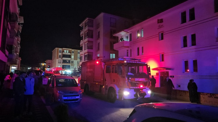 Evdeki benzin bidonu yangın çıkardı