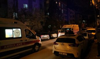 Komşuların kavgasında 2 kişi bıçaklandı