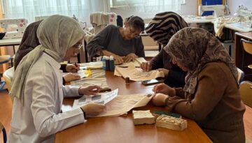 Hitit sembolleri kıyafetlere işleniyor