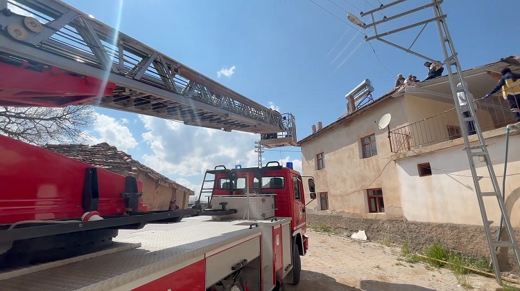 Baca temizliğine çıktı çatıda bayıldı