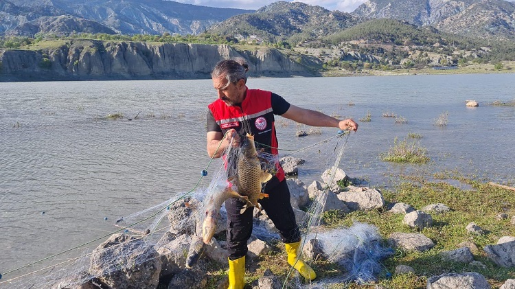 500 metrelik kaçak ağa el konuldu