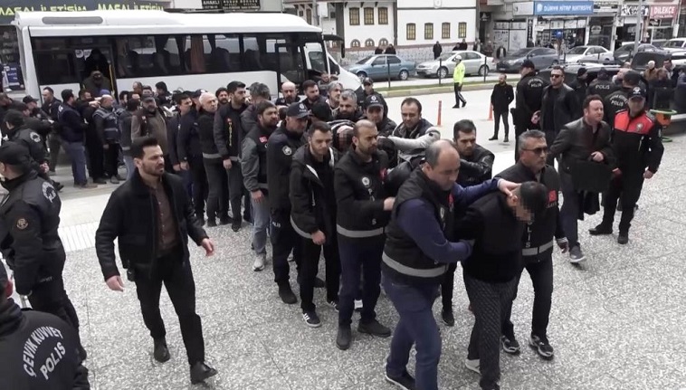 Milyonluk vurgunda 21 kişi tutuklandı